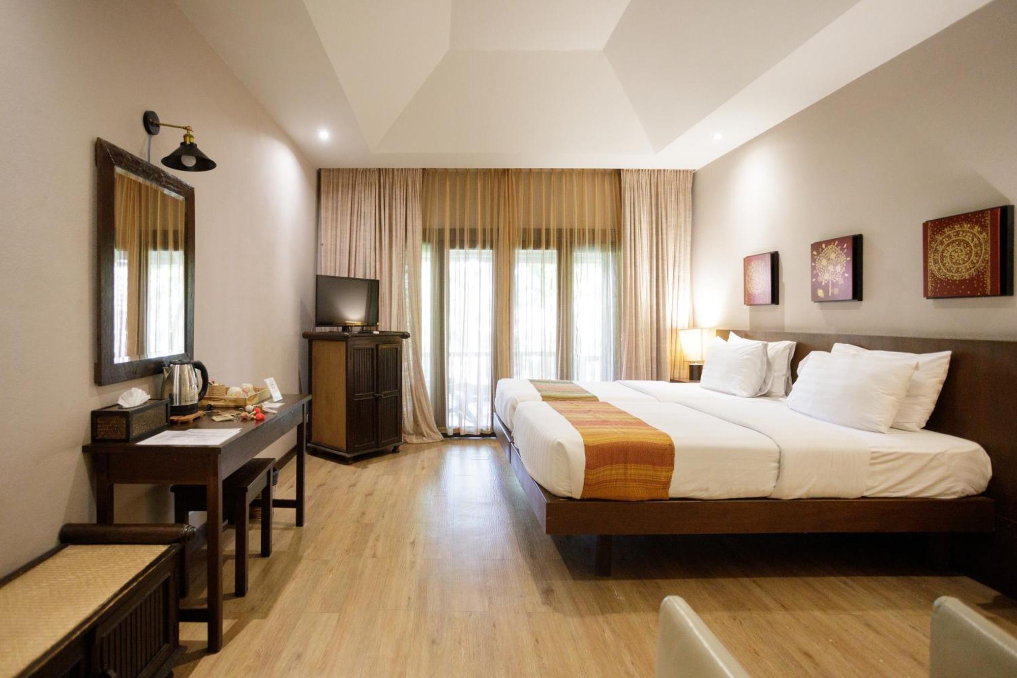 Lanna Dusita Riverside Boutique Resort Чиангмай Екстериор снимка
