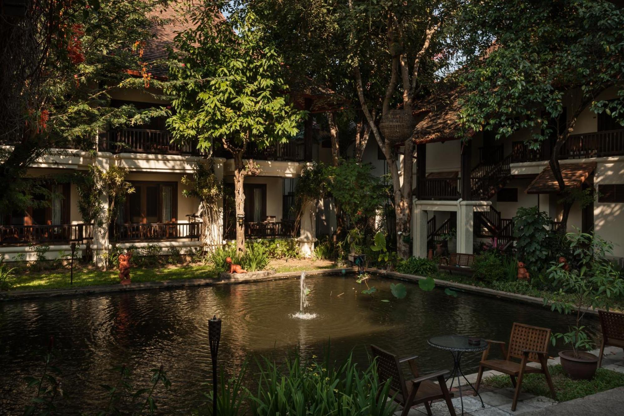 Lanna Dusita Riverside Boutique Resort Чиангмай Екстериор снимка