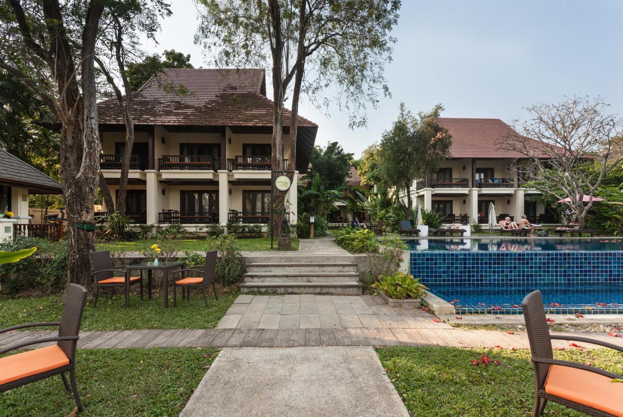 Lanna Dusita Riverside Boutique Resort Чиангмай Екстериор снимка